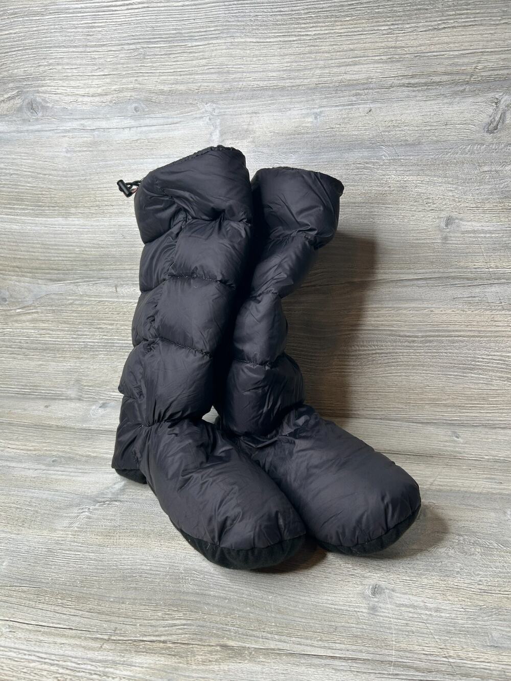 HUNTER • Black Insulated Tall Puffer Booties Size L (7-9) gipper bottom